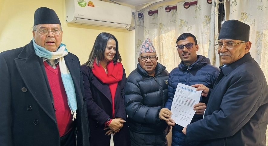 नेकपाले पर्वतबाट मनहरि तिमल्सिनालाई उम्मेद्वार बनायो