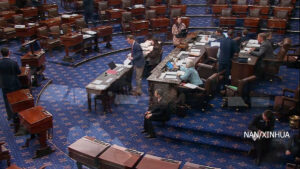 अमेरिकी सिनेटद्वारा बन्दको समयसीमाभन्दा केही घण्टा अगाडि कोष प्याकेज स्वीकृत, अझै पनि कोष अभाव हुने सम्भावना