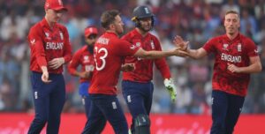 टी–२० विश्वकप : इंग्ल्यान्ड सुपर ८ मा, इटाली बाहिरियो