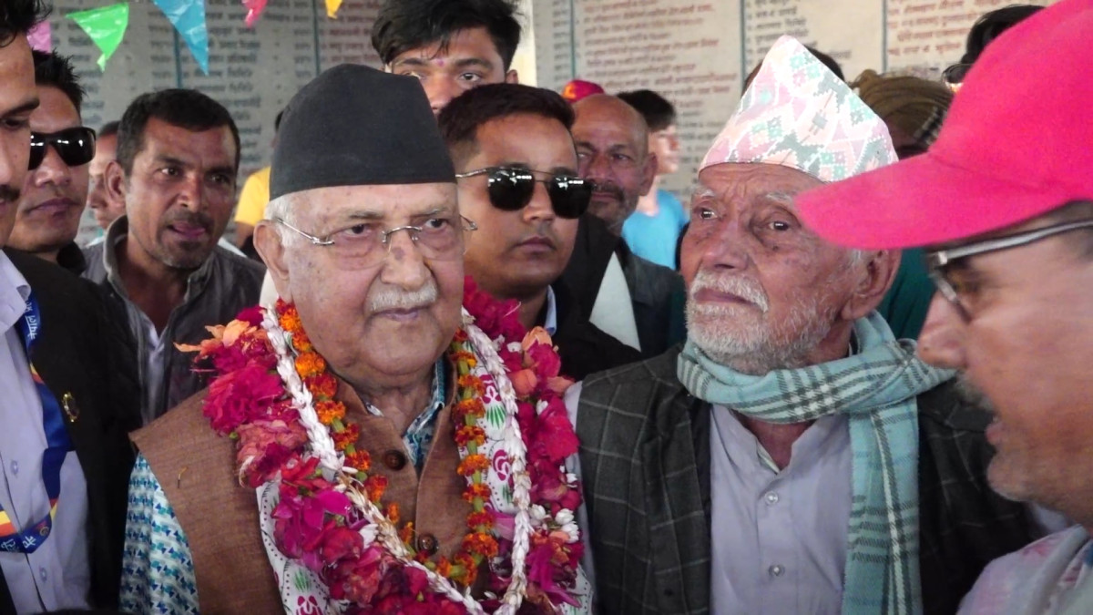 गृहजिल्ला झापामा ओलीको घरदैलोः ‘विकास र समृद्धिको एजेण्डा’ लिएर जनताको आँगनमा