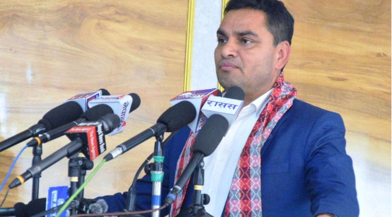 स्वास्थ्य बीमा बन्द गर्न दिनु हुँदैन : प्रदीप पौडेल