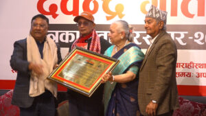 देवेन्द्र गौतम पत्रकारिता पुरस्कार वरिष्ठ पत्रकार किशोर श्रेष्ठलाई