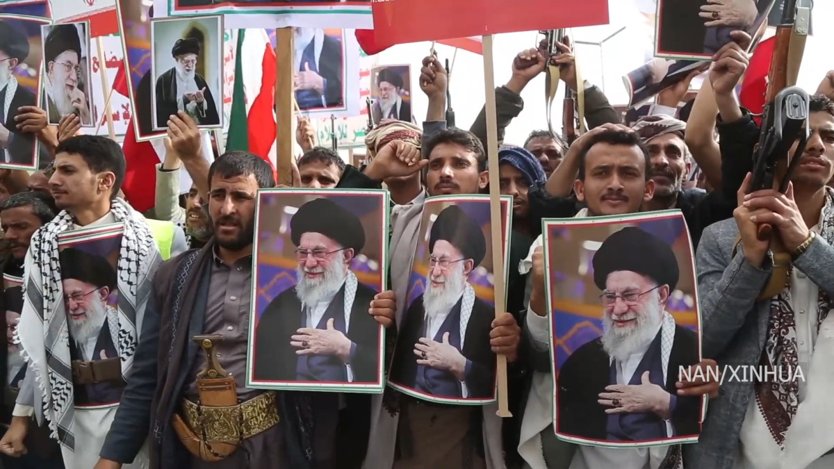 अमेरिका–इजरायलको आक्रमणको विरोधमा यमनको सानामा विशाल र्‍याली