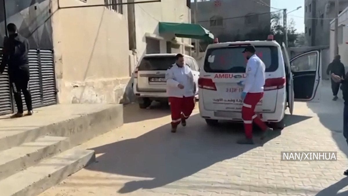 मध्य गाजामा प्रहरीको गाडीमा इजरायली हवाई आक्रमण, ८ जनाको मृत्यु