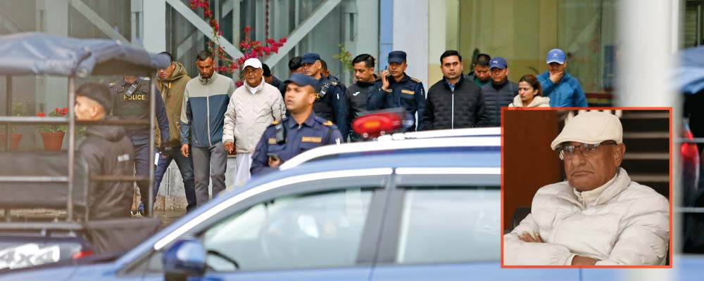 ओली र लेखकलाई अदालत लगिँदै