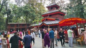 नवदुर्गा सुरु भएसँगै कालिका मन्दिरमा भक्तजनको भीड