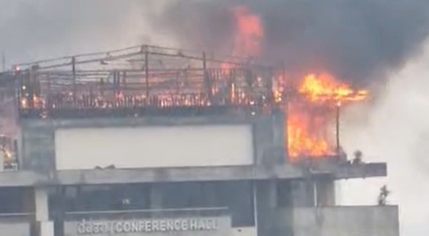 पुलचोकको दाउरा थकालीमा आगलागी