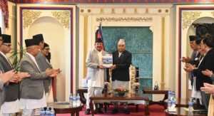 राष्ट्रपति समक्ष आयोगद्वारा निर्वाचन प्रतिवेदन पेस