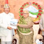 निर्वाचन आयोगले मतपरिमाणसहित प्रधानमन्त्रीलाई बुझायो प्रतिवेदन