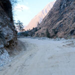 बेनी–जोमसोम सडकको सिरुबारीमा पहिरो रोक्न ‘बेञ्चिङ’ विधि