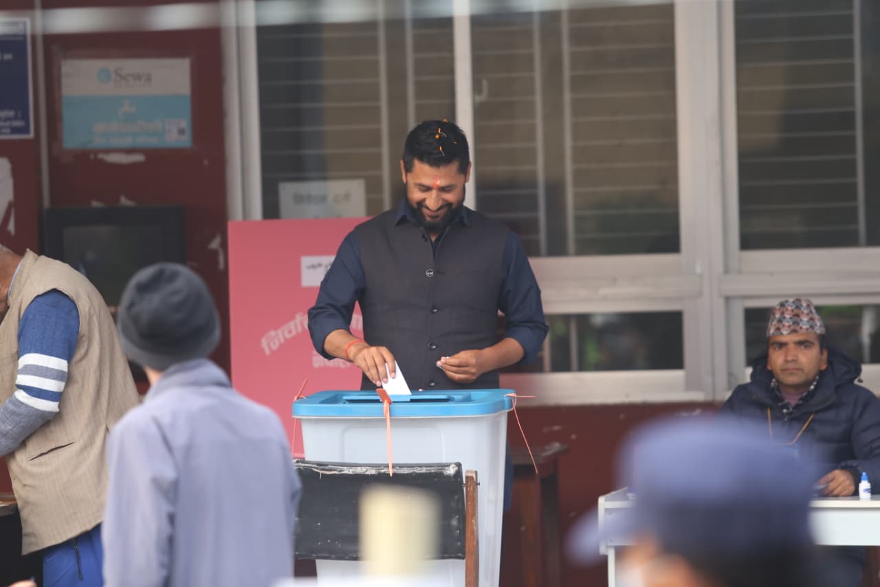 रविले गर्नुभयो मतदान