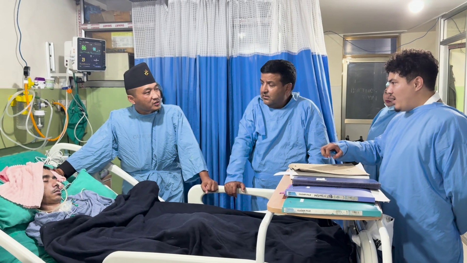 जेनजी घाइते भेट्न गृहमन्त्री केएमसीमा